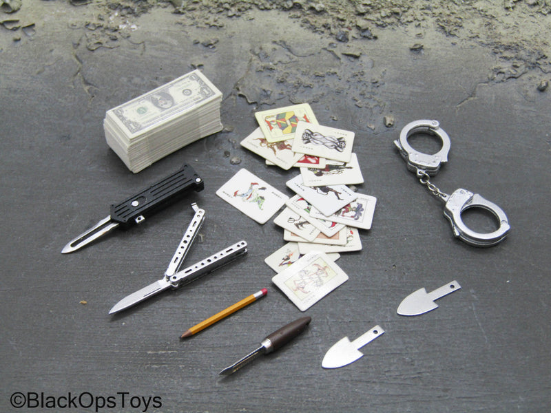 Load image into Gallery viewer, The Dark Knight - Joker DX - Card Set w/Tools &amp; Knives
