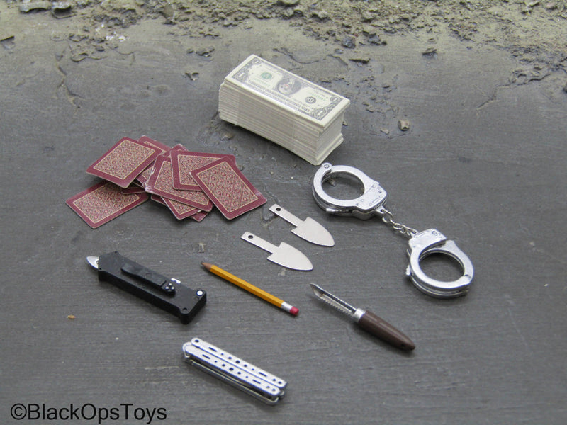 Load image into Gallery viewer, The Dark Knight - Joker DX - Card Set w/Tools &amp; Knives
