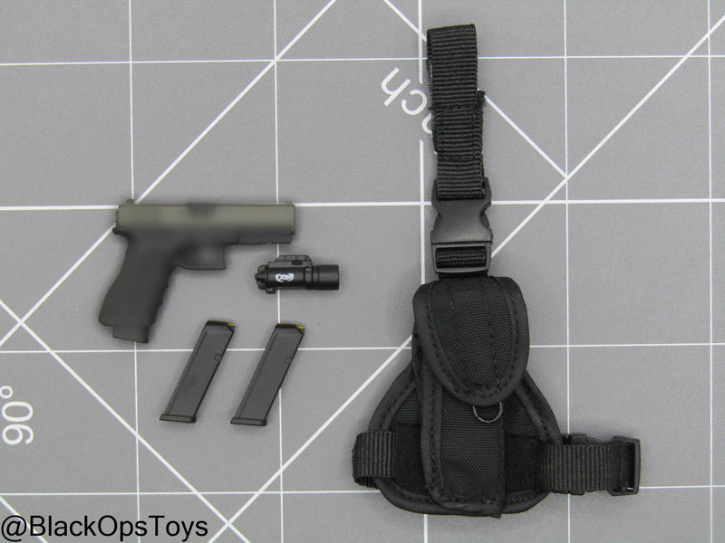 Load image into Gallery viewer, Spetsnaz FSB - 9mm Pistol w/Drop Leg Holster
