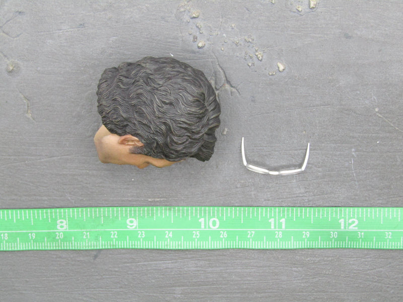 Load image into Gallery viewer, Avengers - Bruce Banner - Head Sculpt w/Glasses
