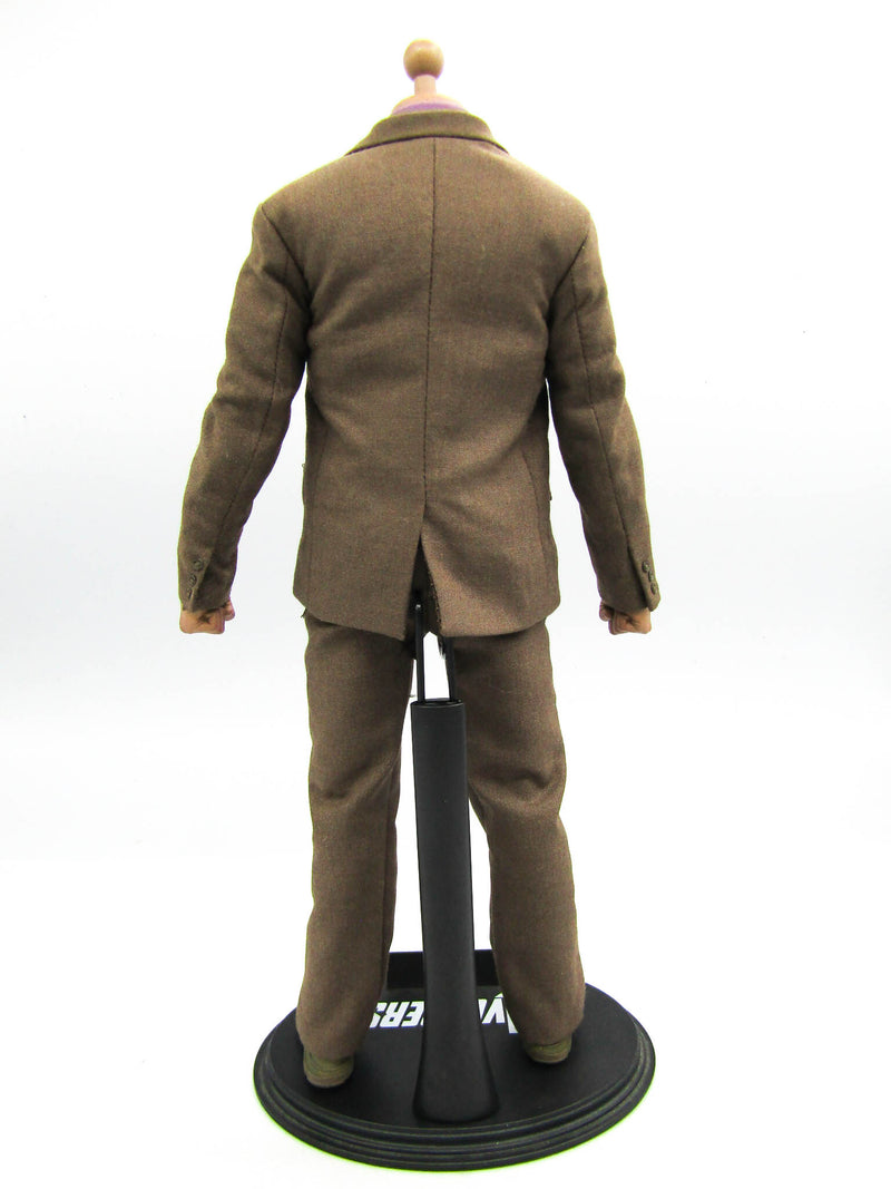 Load image into Gallery viewer, Avengers - Bruce Banner - Male Dressed Body w/Hand Set &amp; Stand
