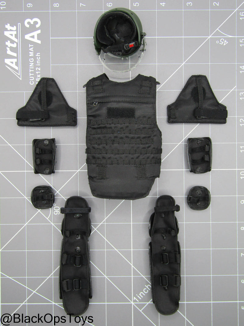 Load image into Gallery viewer, OSN Saturn Police - Black Plate Carrier w/Riot Helmet &amp; Armor
