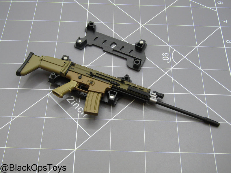 Load image into Gallery viewer, Robot Dog G1 Deluxe Version w/SCAR Rifle - MINT IN BOX
