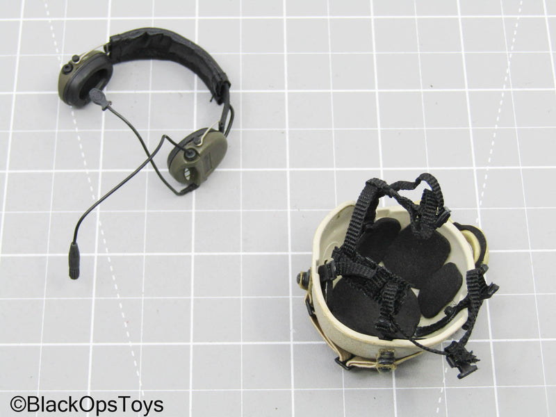 Load image into Gallery viewer, Tan Tactical Helmet w/Goggles &amp; Headset (Hot Toys)
