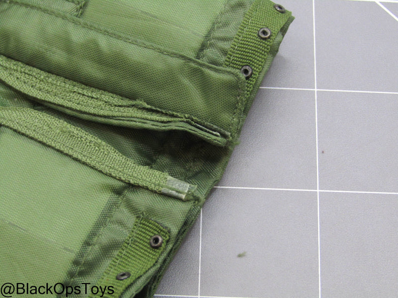 Load image into Gallery viewer, Bam 1/6 Vietnam Era OD Green Flak Vest (Dragon) (READ DESC)
