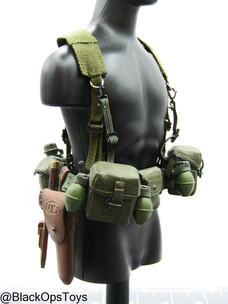 Load image into Gallery viewer, Bam 1/6 Vietnam Era Rivet Belt w/Harness &amp; Pouch Set (Dragon)
