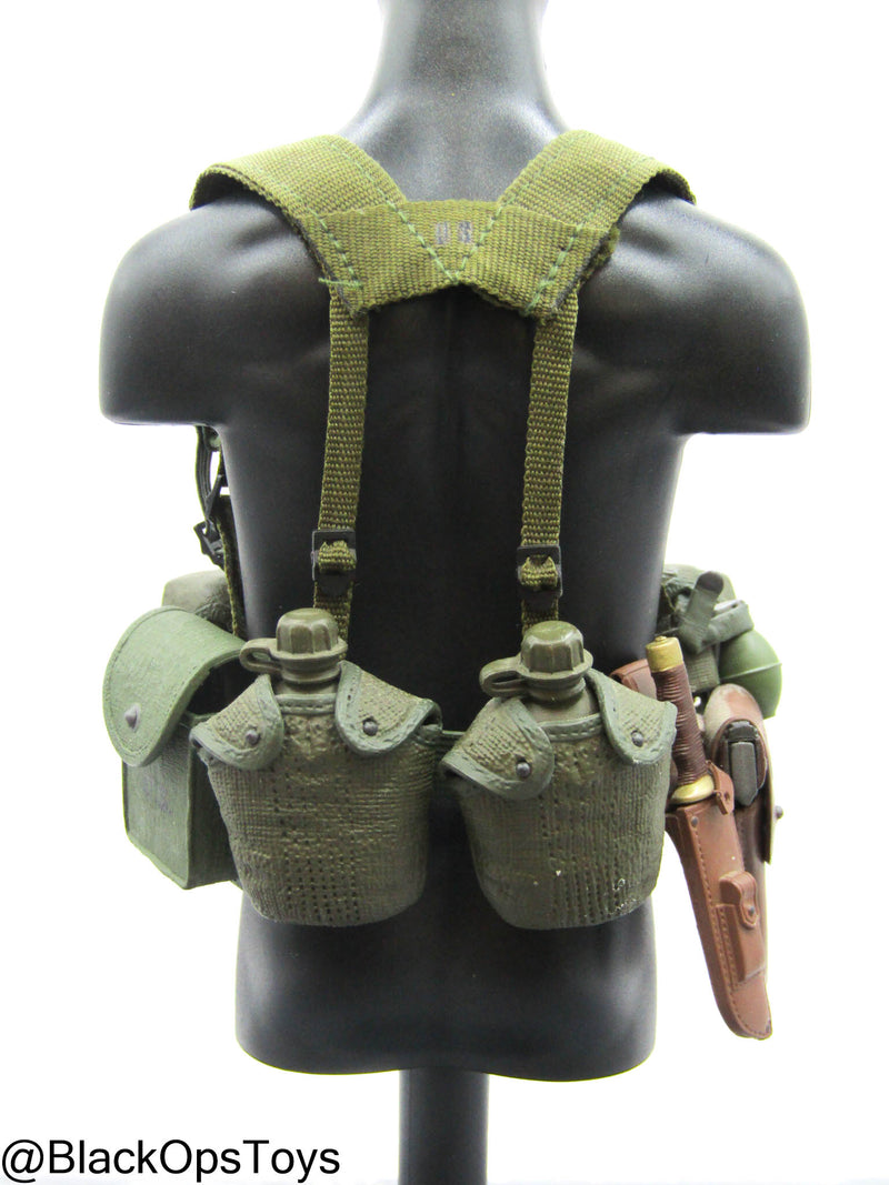 Load image into Gallery viewer, Bam 1/6 Vietnam Era Rivet Belt w/Harness &amp; Pouch Set (Dragon)
