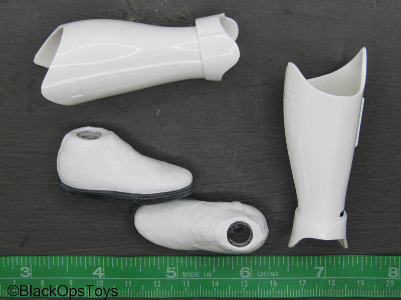 Load image into Gallery viewer, Star Wars - Stormtrooper - White Boots w/Leg Armor (Peg Type)
