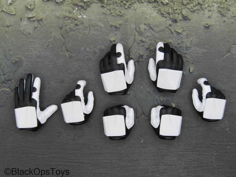 Load image into Gallery viewer, Star Wars - Stormtrooper - Black &amp; White Gloved Hand Set
