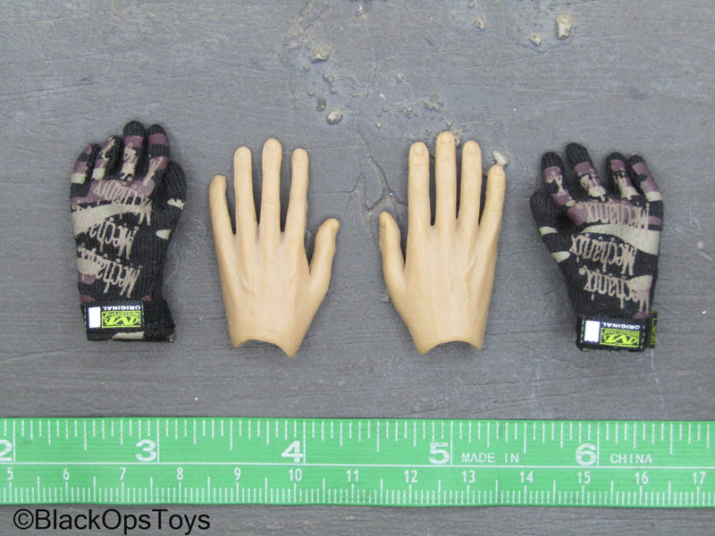 Load image into Gallery viewer, Male Bendy Hands w/Brown &amp; Black Mechanix Gloves

