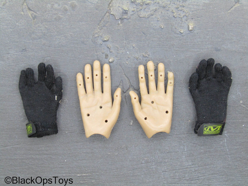 Load image into Gallery viewer, Male Bendy Hands w/Brown &amp; Black Mechanix Gloves

