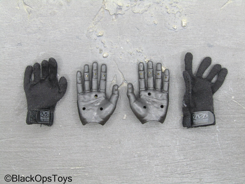 Load image into Gallery viewer, Black Bendy Hands w/Black Mechanix Gloves
