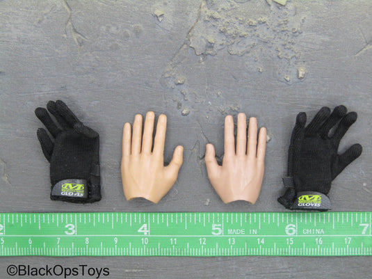 Male Bendy Hands w/Black Mechanix Gloves