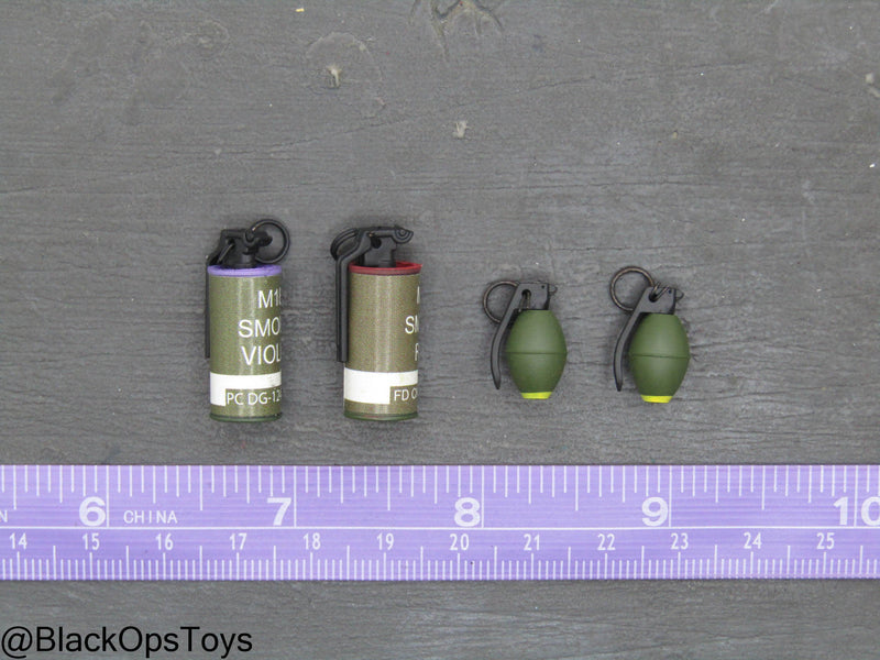 Load image into Gallery viewer, Vietnam Era Female - Grenade Set
