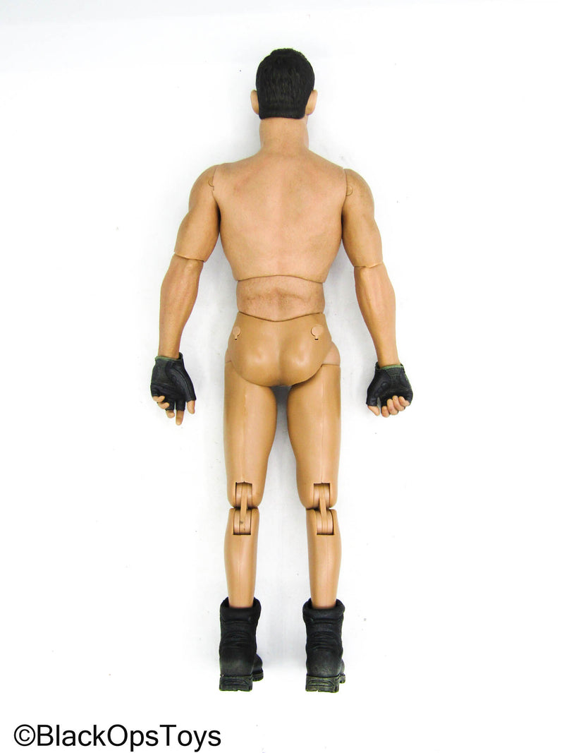 Load image into Gallery viewer, Predators - Male Base Body w/Head Sculpt, Hands, Boots &amp; Stand
