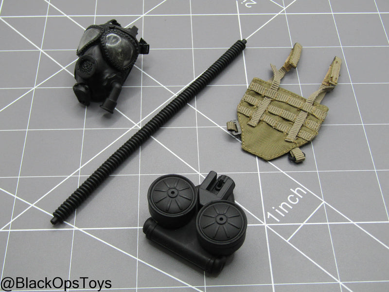 Load image into Gallery viewer, US Navy EODMU - Black Gas Mask w/Pouch Set
