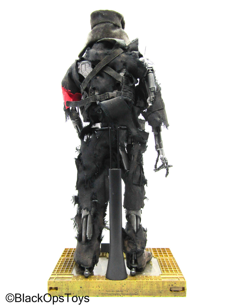 Load image into Gallery viewer, Endoskeleton T-700 w/Tattered Uniform &amp; Base Stand (READ DESC)
