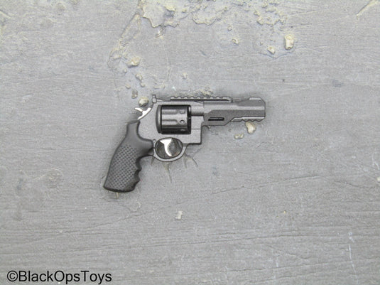 Punishman Frank - Revolver Pistol w/Moving Chamber