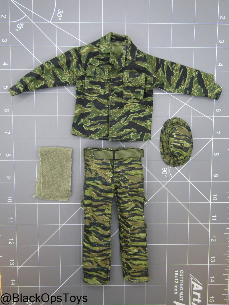 Load image into Gallery viewer, Vietnam Era Tiger Stripe Camo Uniform Set (Toy Soldier)
