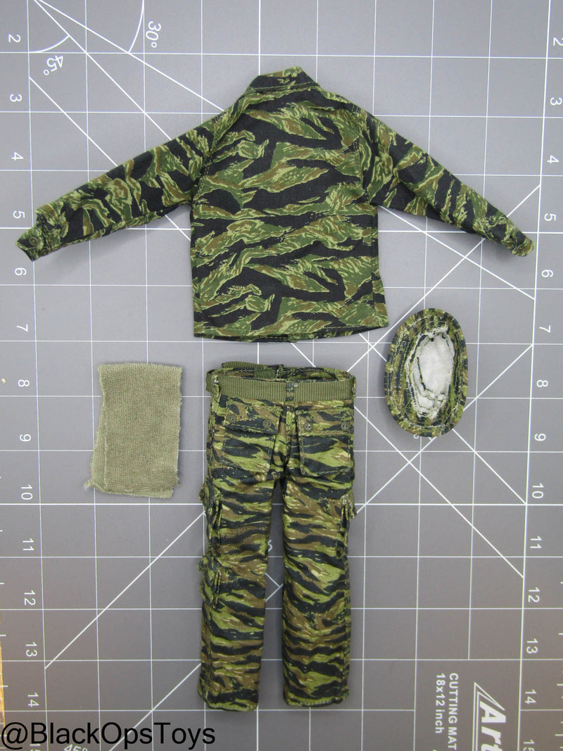 Load image into Gallery viewer, Vietnam Era Tiger Stripe Camo Uniform Set (Toy Soldier)
