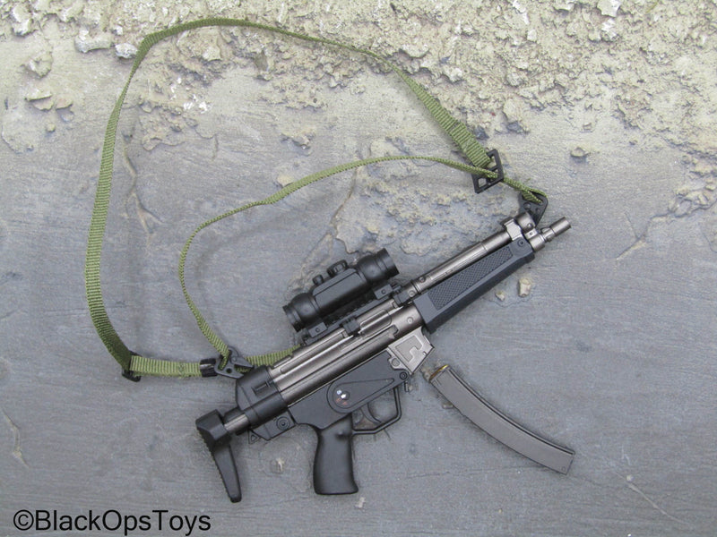 Load image into Gallery viewer, Resident Evil 2 - Claire Redfield - MP5 Submachine Gun
