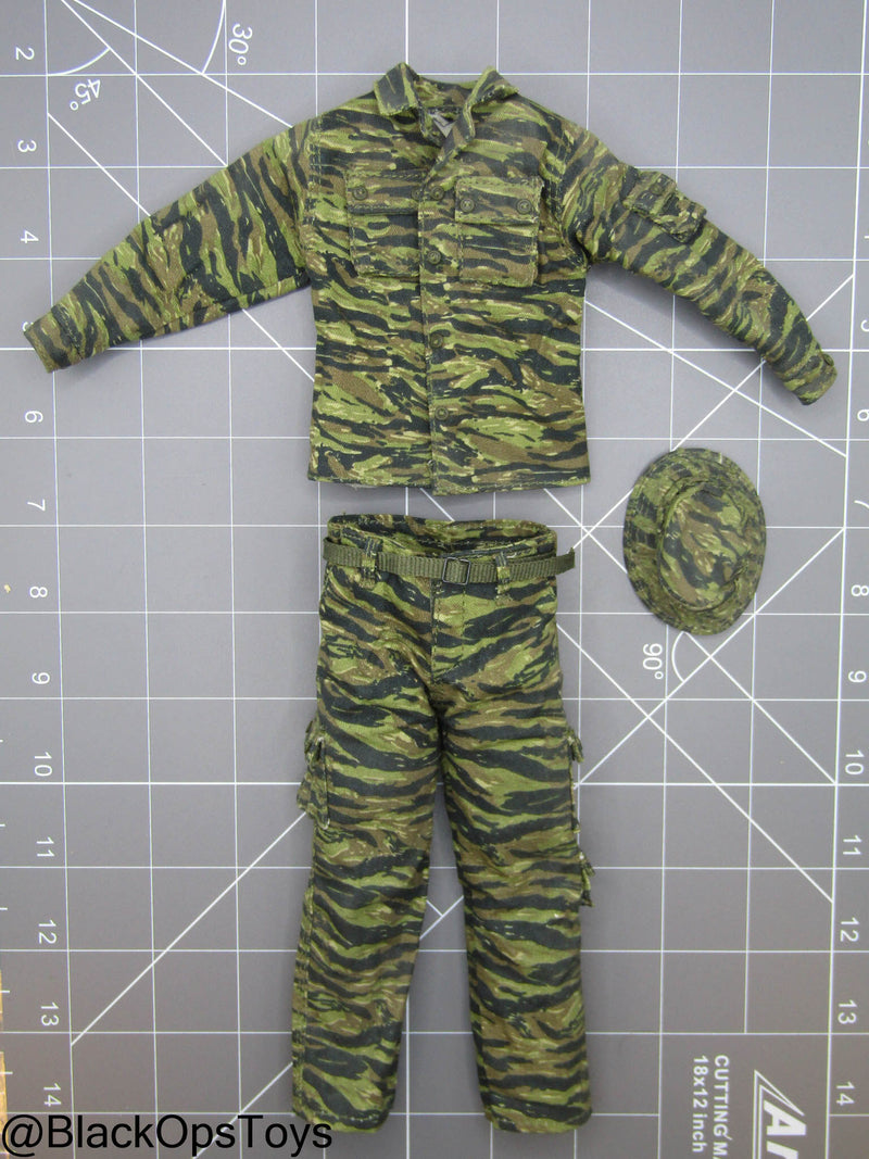 Load image into Gallery viewer, Vietnam Era Tiger Stripe Camo Uniform Set (Toy Soldier)
