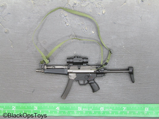 Resident Evil 2 - Claire Redfield - MP5 Submachine Gun