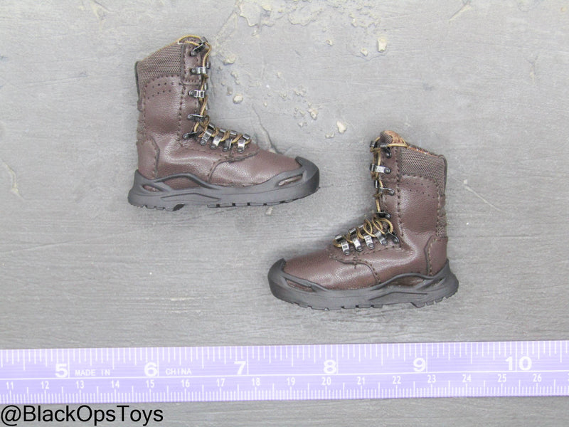 Load image into Gallery viewer, Ukraine Anti Tank Gunner - Brown Combat Boots (Foot Type)
