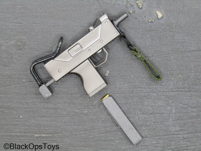 Load image into Gallery viewer, Resident Evil 2 - Claire Redfield - Mac-10 Submachine Gun
