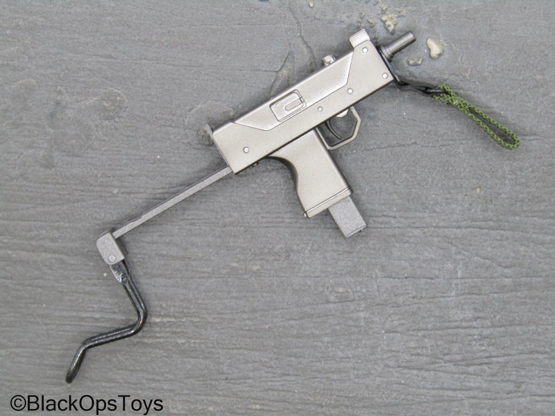 Load image into Gallery viewer, Resident Evil 2 - Claire Redfield - Mac-10 Submachine Gun
