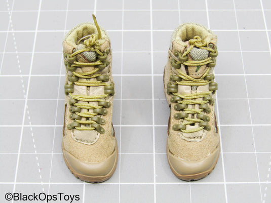 Tan Combat Boots (Peg Type) (DAM Toys)