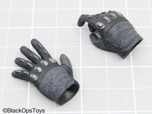 Black Gloved Hands (Hot Toys)