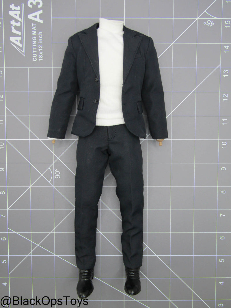 Load image into Gallery viewer, JW Chapter 4 - Caine - Male Dressed Body
