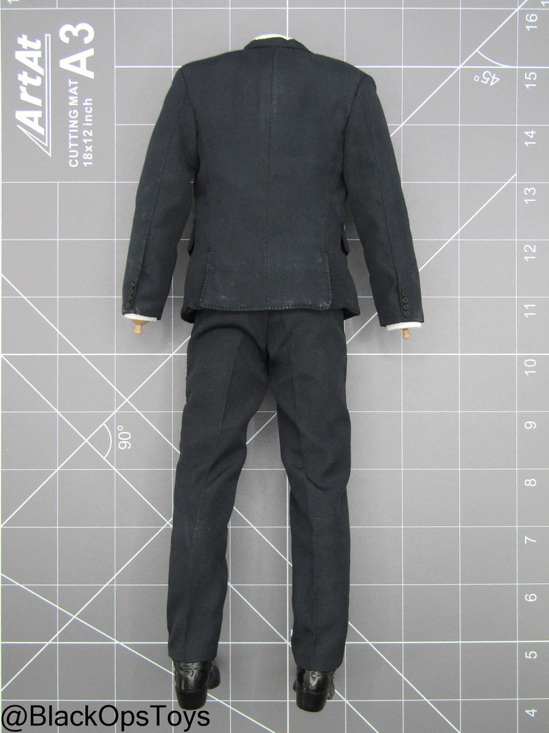 Load image into Gallery viewer, JW Chapter 4 - Caine - Male Dressed Body
