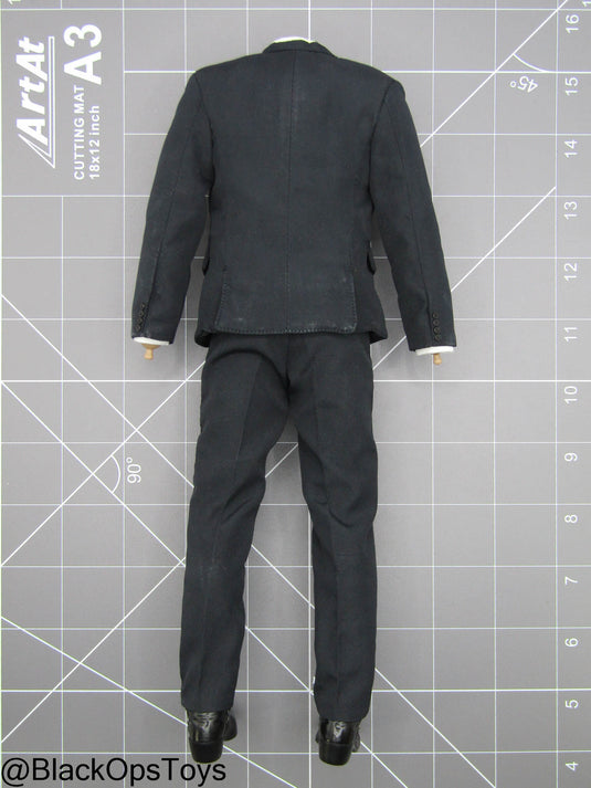 JW Chapter 4 - Caine - Male Dressed Body