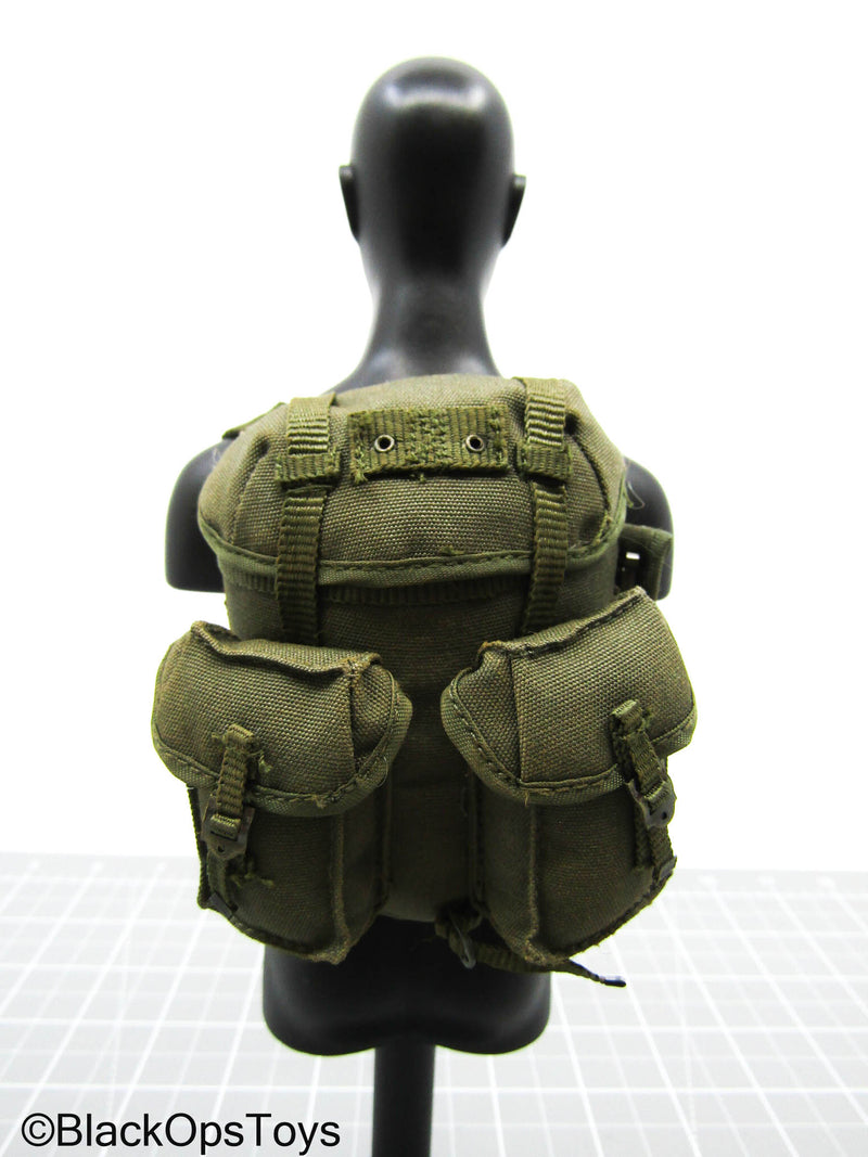 Load image into Gallery viewer, Vietnam Era Alice Pack w/Frame (Hot Toys)
