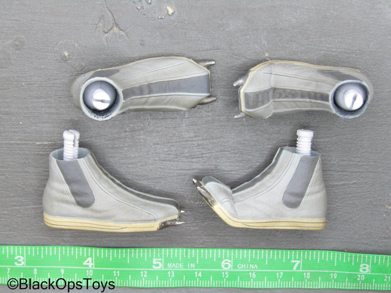 Load image into Gallery viewer, STAR WARS - Boba Fett - Grey Boots w/Action Pose Variants (Peg Type)
