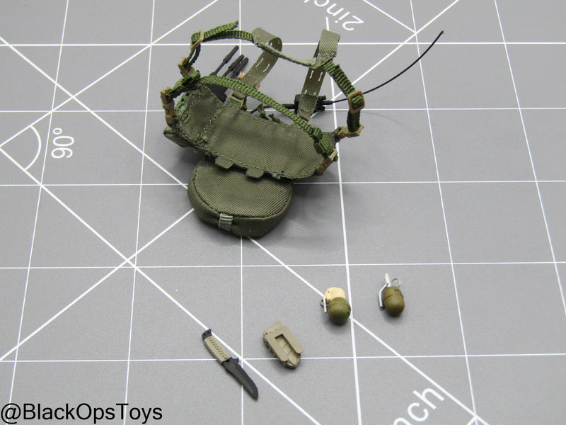 Load image into Gallery viewer, 1/12 - SALVO Black Ops - Unknown Operator - Chest Rig Set
