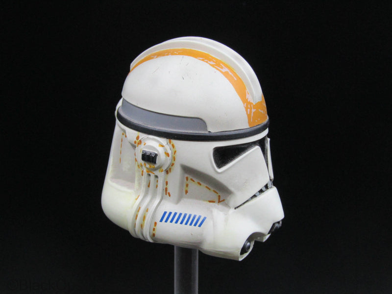 Load image into Gallery viewer, Star Wars - Custom Weathered Clone Trooper Helmet
