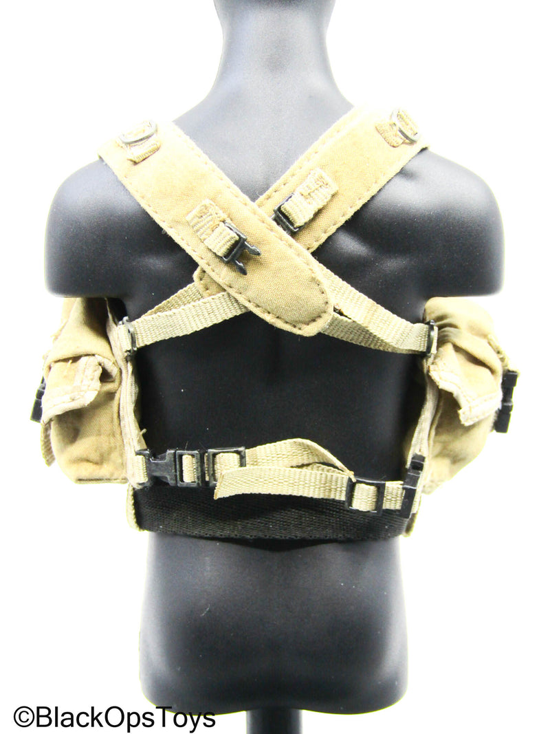 Load image into Gallery viewer, Tan Chest Rig w/Mag Set (Hot Toys)
