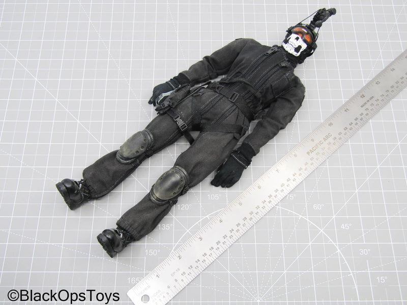 Load image into Gallery viewer, Male Full Dressed Body w/Headsculpt, Headgear, &amp; Pistol Set
