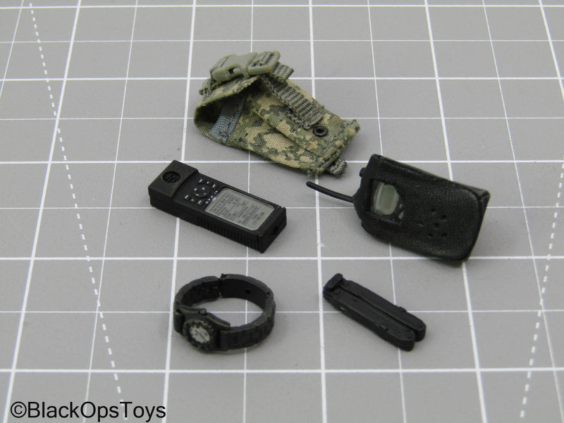 Load image into Gallery viewer, Black Watch w/Radio Set
