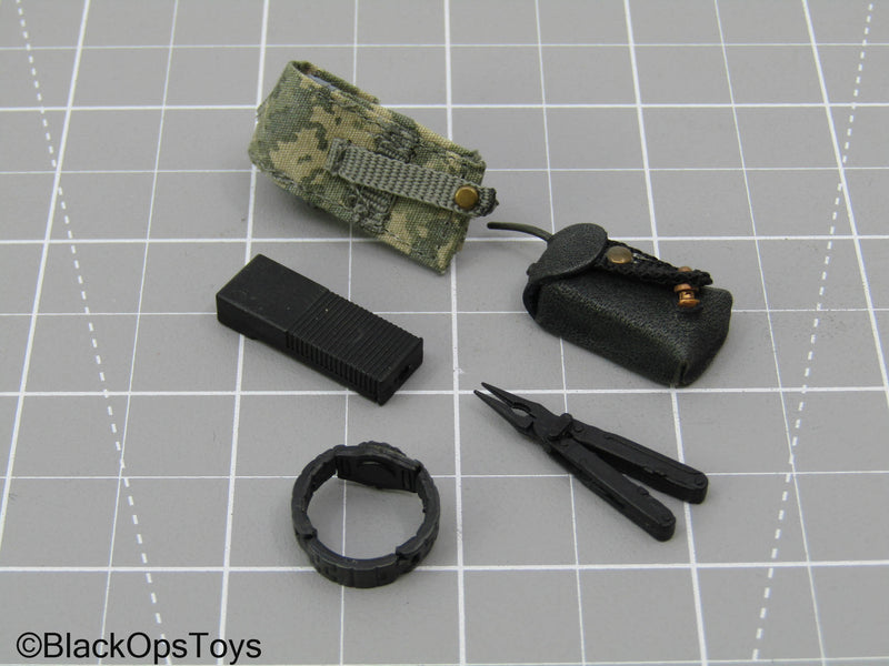 Load image into Gallery viewer, Black Watch w/Radio Set
