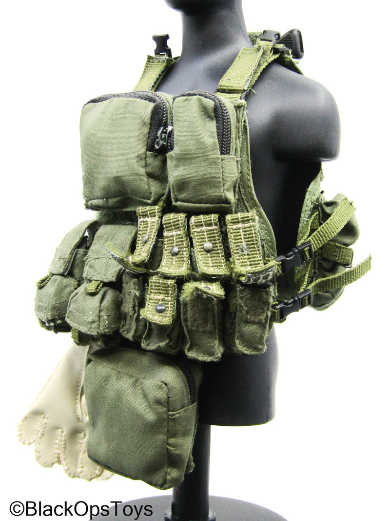 Load image into Gallery viewer, OD Green USMC MEU Tactical Vest Set w/Gloves &amp; Shotgun (Hot Toys)
