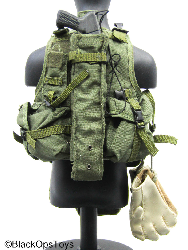 Load image into Gallery viewer, OD Green USMC MEU Tactical Vest Set w/Gloves &amp; Shotgun (Hot Toys)
