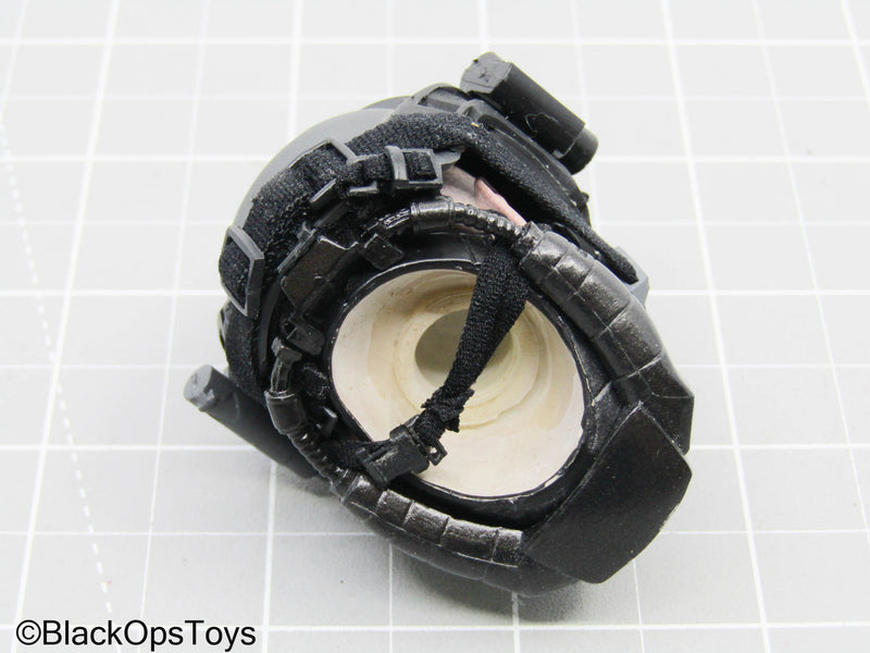 Load image into Gallery viewer, Male Headsculpt w/Black Helmet, Accessoires, &amp; Sci-Fi Mouthpiece
