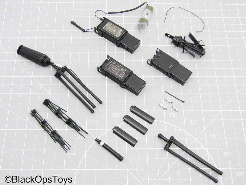 Load image into Gallery viewer, Radio w/Accessories Lot (READ DESC)
