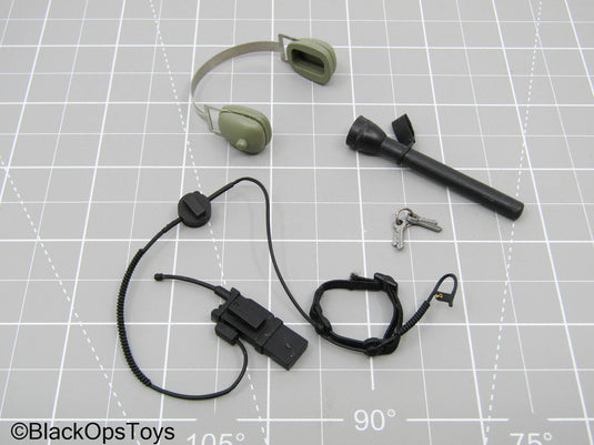 Radio w/Headphones, Flashlight, & Key Set