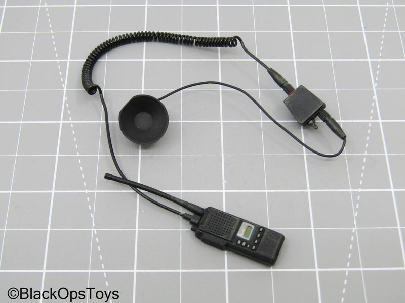 Load image into Gallery viewer, Radio w/Incomplete Headset (Hot Toys)

