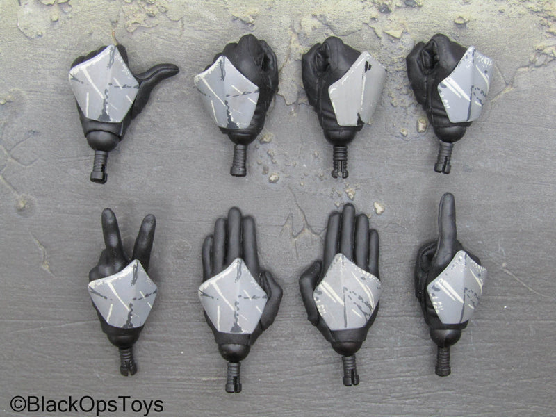 Load image into Gallery viewer, Custom - Star Wars Clone Trooper Commander Wolffe Grey Armored Gloved Hand Set
